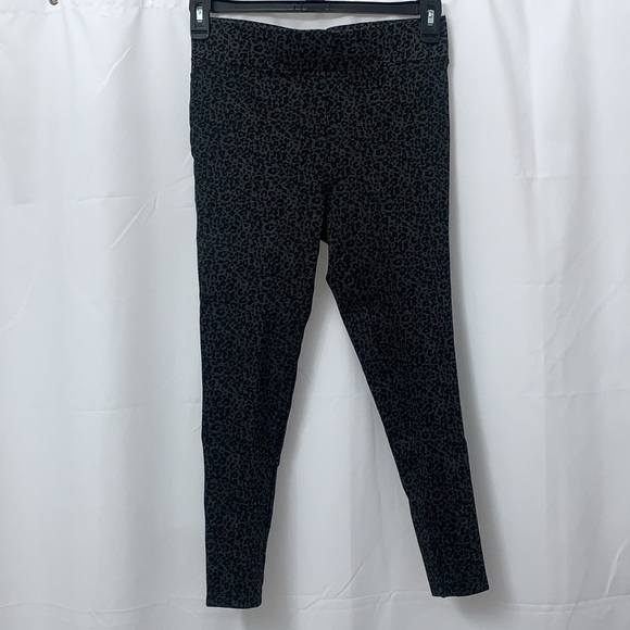 Women’s Loft Petites Cheetah Print Black/Gray Leggings Size MP EUC - Picture 2 of 6